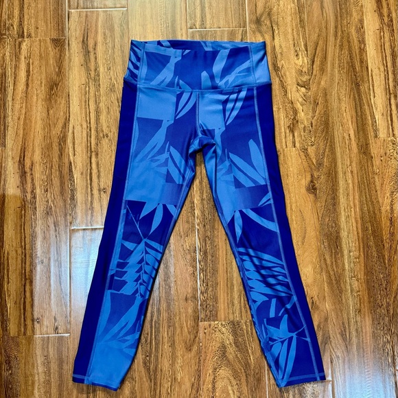 Under Armour Leggings with Pocket Size S Ankle Length New Without Tags - Picture 1 of 4